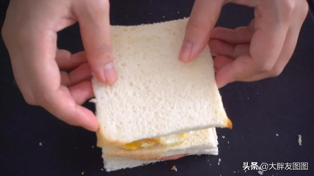 早餐三明治怎么做才好吃？试试这个食谱，非常简单，你会感谢我