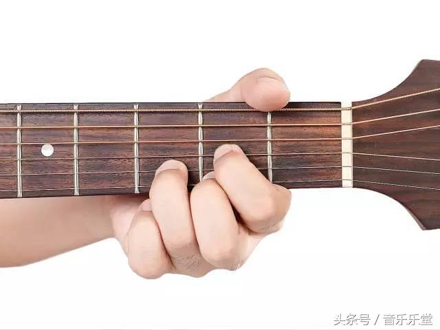 吉他和弦怎么弹(5分钟吉他入门零基础自学和弦)