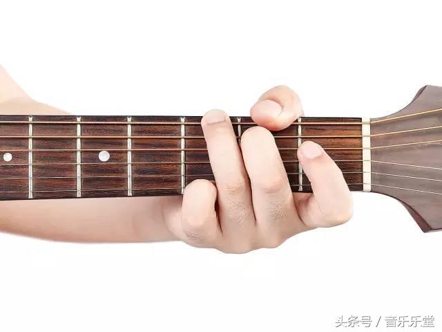 吉他和弦怎么弹(5分钟吉他入门零基础自学和弦)