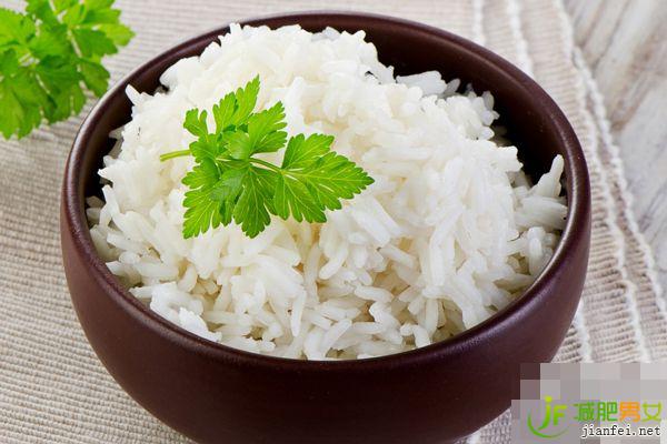 米饭和面食哪个更容易长肉，哪个吃了更容易发胖？