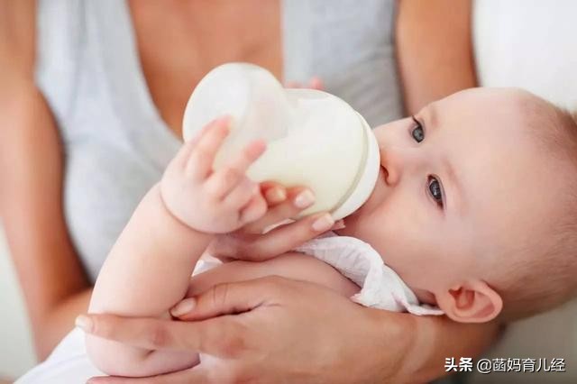 宝宝吐奶是什么原因？怎样缓解？