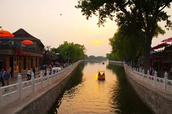 银锭观山(北京的古桥 | 银锭桥：银锭观山水倒流)