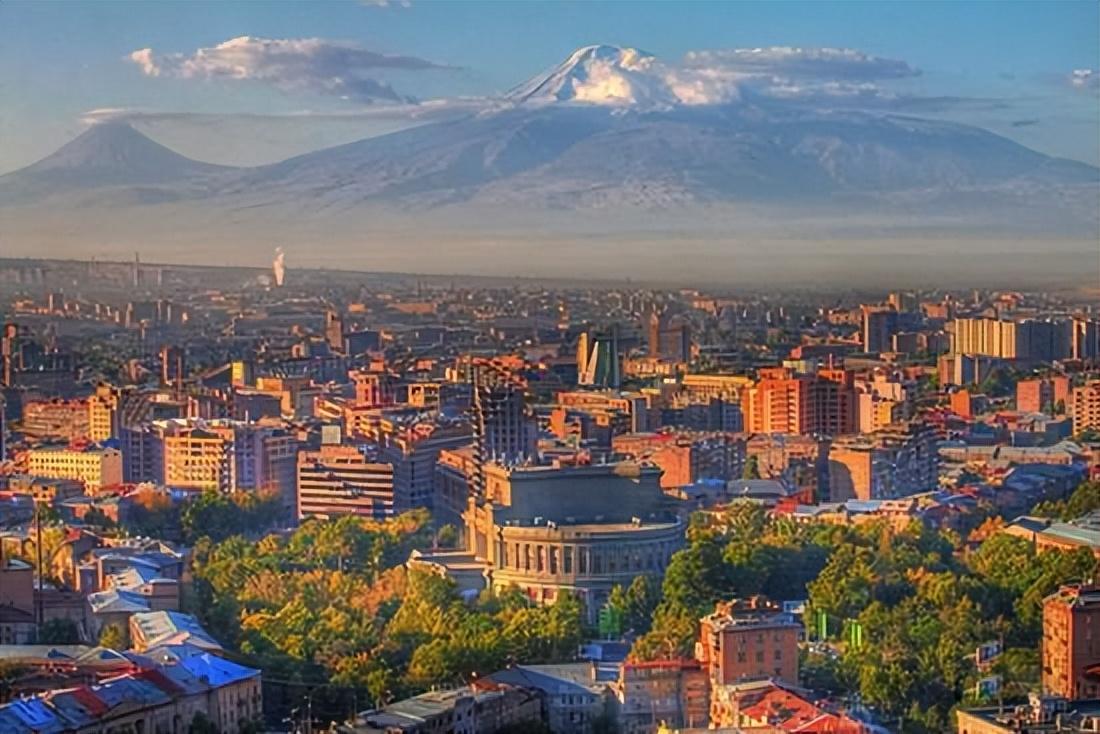 亚美尼亚首都(亚美尼亚首都距离土耳其只有20多公里，他们为何在此定都？)