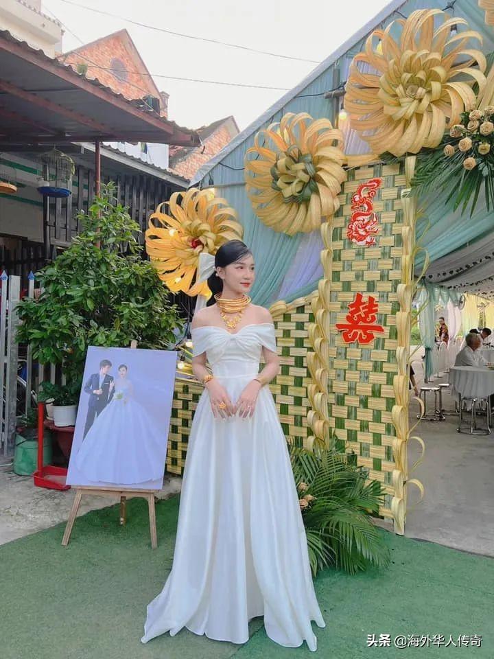 土豪新娘(越南再现土豪婚礼，新娘身上戴的黄金太多，直呼“好累”)