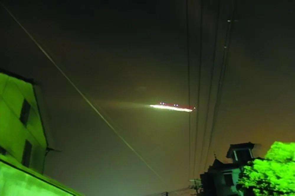萧山机场ufo(2010年萧山机场UFO事件)