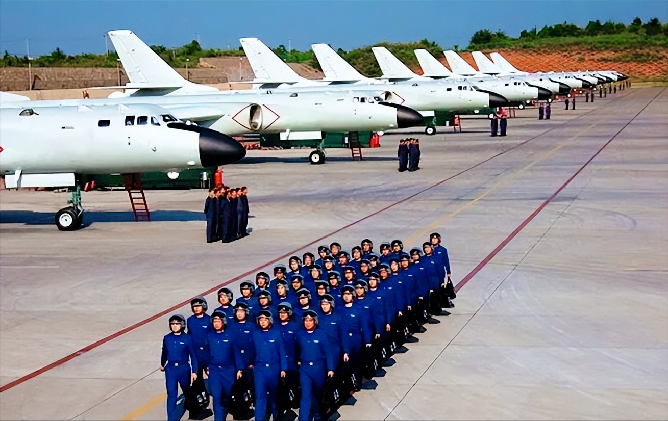 中国空军编制(中国空军一个师的编制，有多少人，又有多少架飞机)