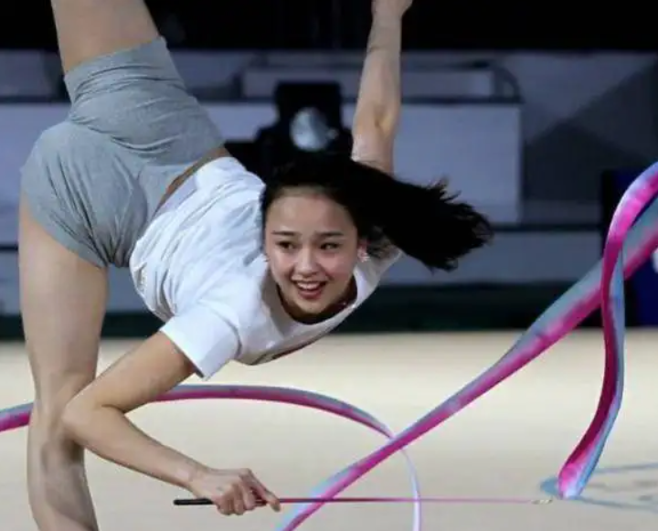 韩国体操美女(韩国体操美女许昭英，不顾父母反对远嫁中国)