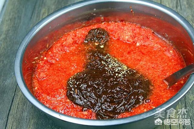 最好吃的辣椒酱做法(好吃的辣椒酱怎么做？)