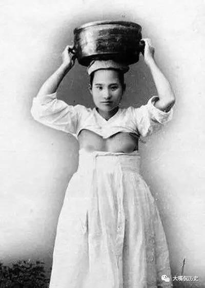 朝鲜露乳装(揭秘古代朝鲜妇女为什么爱穿露乳装？)