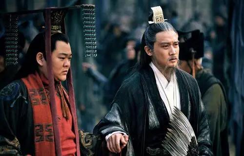 刘备明明有四个儿子，却为何选择扶不起的阿斗做皇帝？