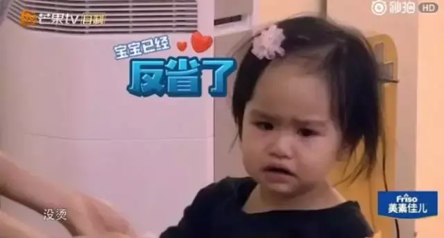 包饺子哄妈(两岁女儿读懂新手妈妈的眼泪，看包饺子如何花式哄妈！)