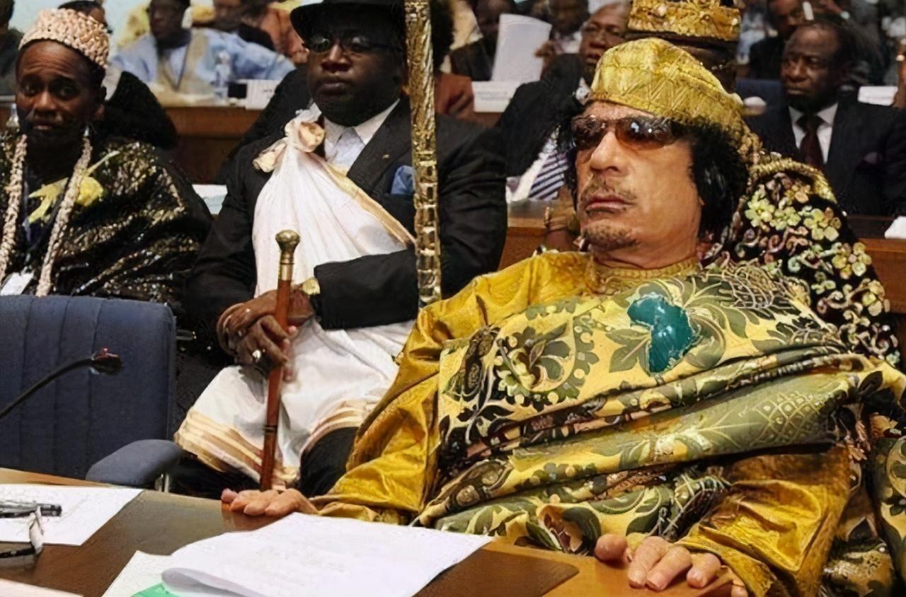 卡扎菲为什么被推翻(利比亚卡扎菲政权是怎样被推翻的)