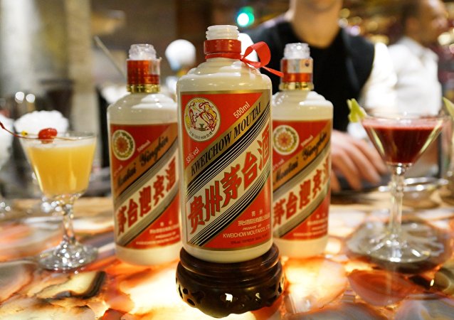中国白酒，为什么不能走向全世界，而俄罗斯伏特加能销向全球？