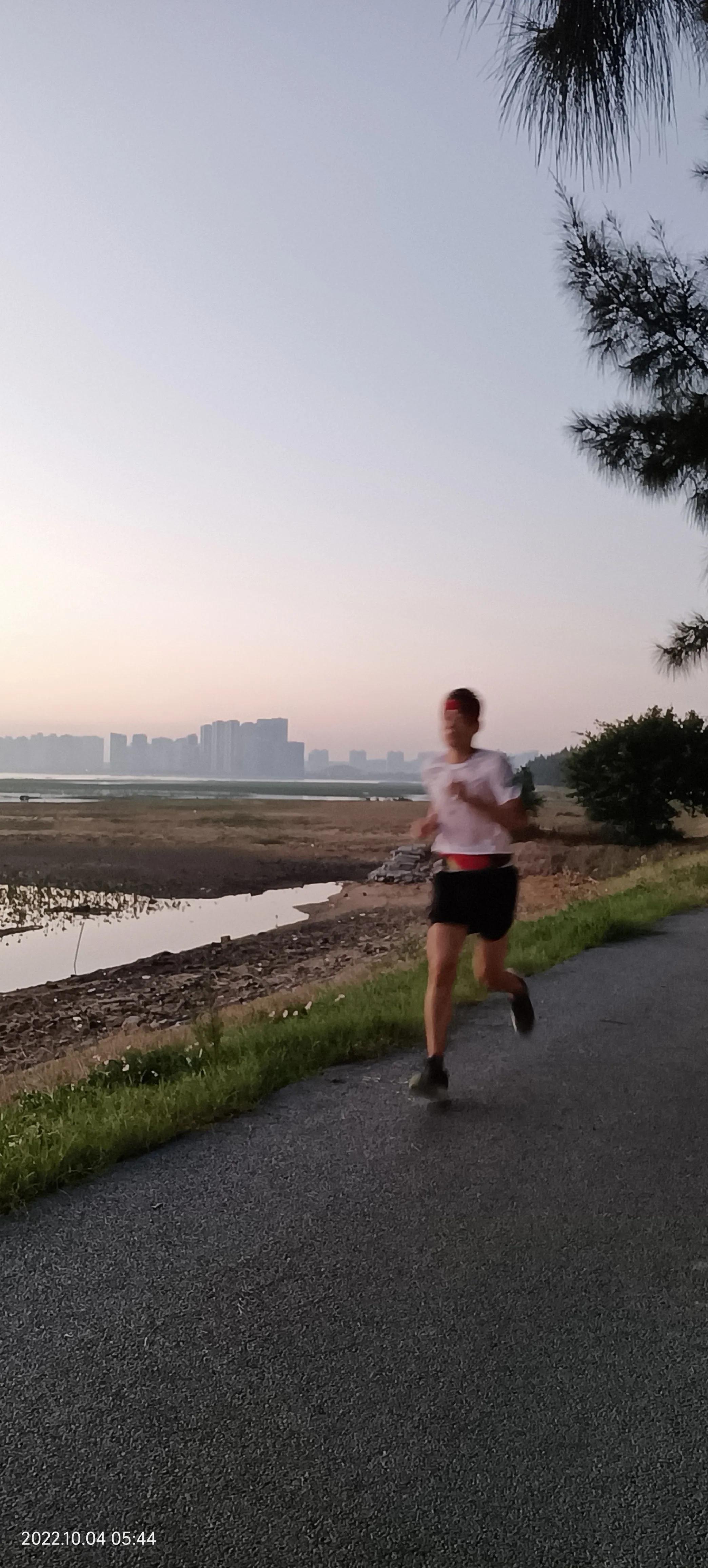 五十五岁左右的朋友，晨跑一般你们跑几公里？