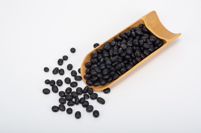 经常适量吃黑豆有什么好处？