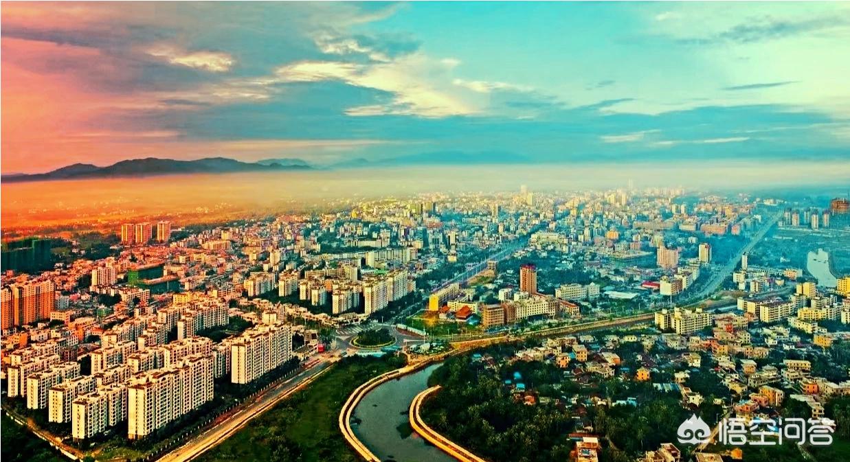 海南琼海、文昌、万宁三个城市，哪个自然环境最合适移居？