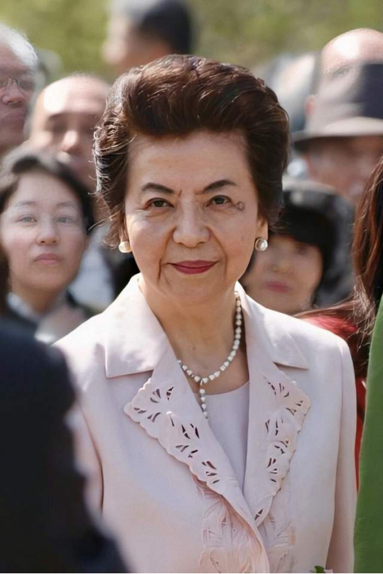 安倍洋子(安倍晋三母亲，94岁的安倍洋子，才是真正的政治野心家)