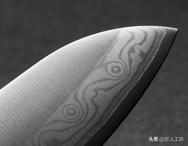 日本厨刀(日本厨刀常用的DP大马士革钢，属于传统工艺吗？)