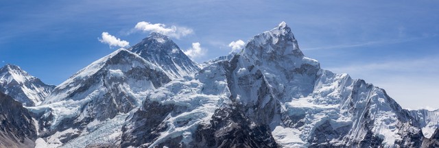 珠穆朗玛峰主权是哪个国家的？