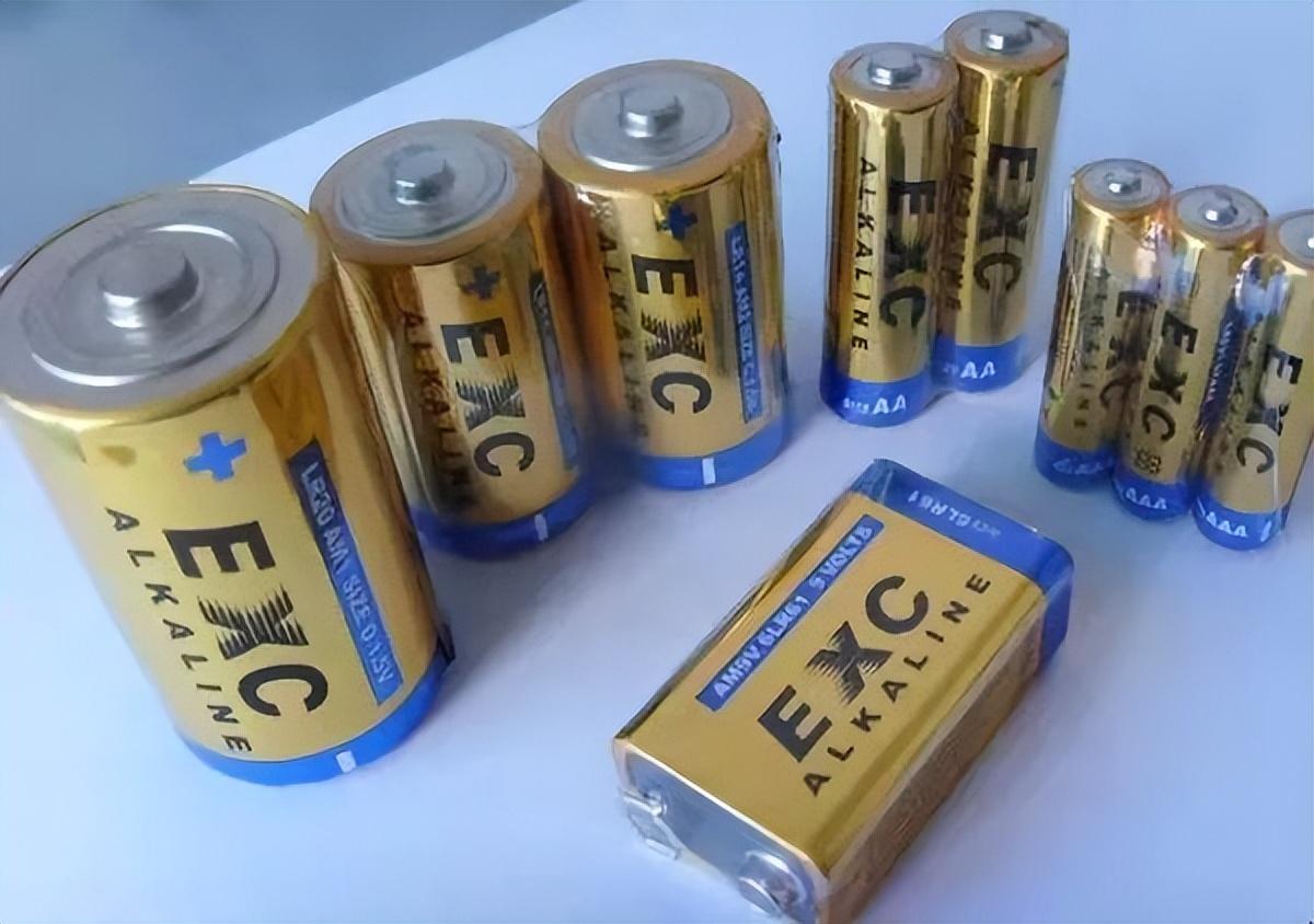 一节干电池的电压(什么是干电池，干电池电压一节多少伏？)