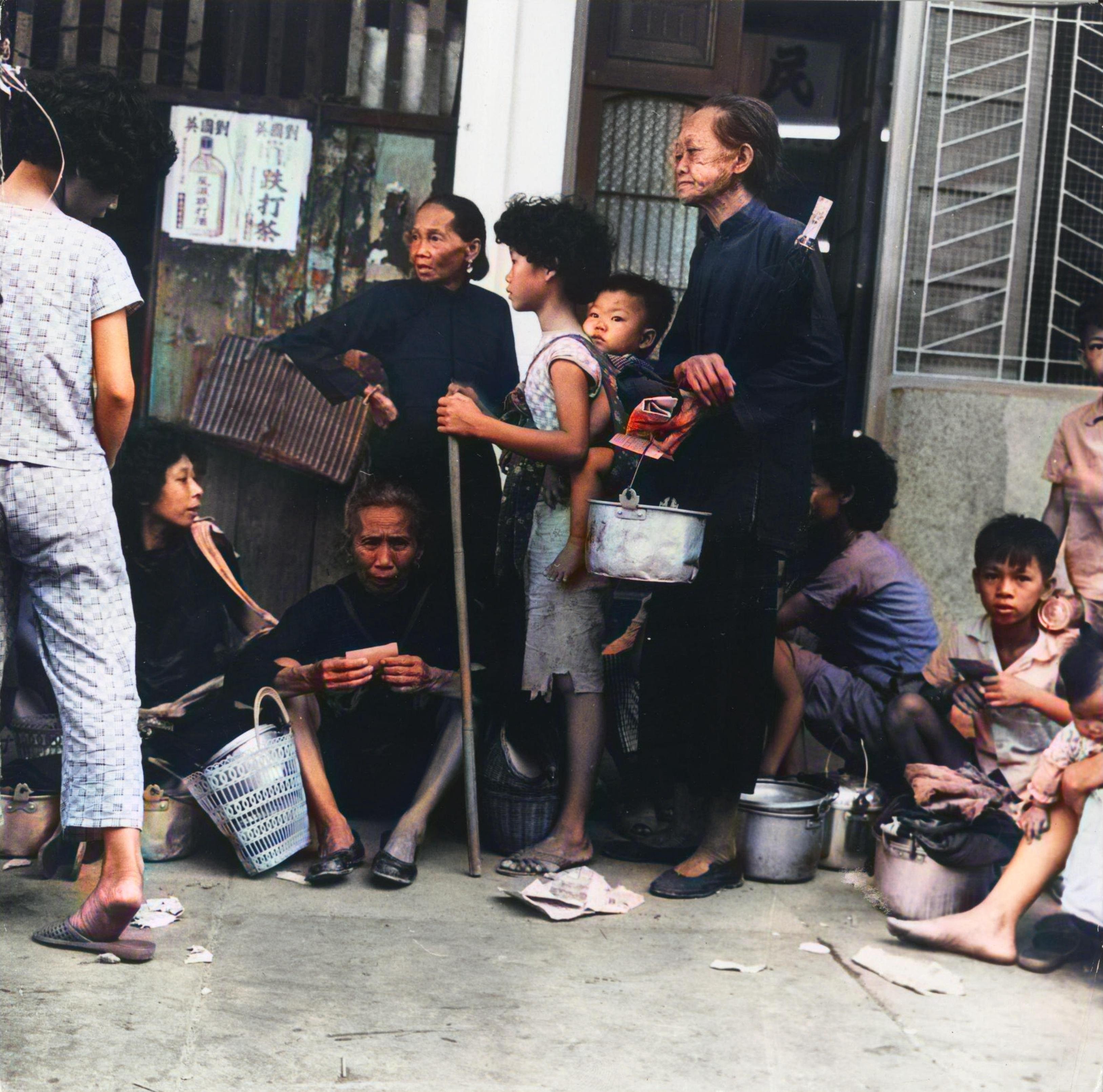 五十年代的中国照片(50年代老照片，为你展现那个时期真实的中国是什么样子的)