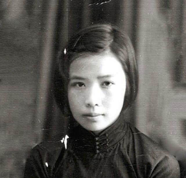 冯风鸣(1941年林彪在苏联时，遇到一位倾心相爱的姑娘，求婚遭拒)