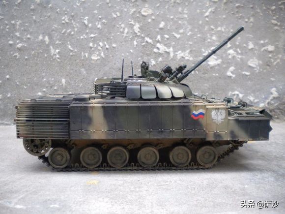 同为现役主力步兵战车，BMP-3要比M2布拉德利更优秀吗？