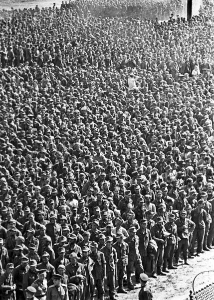 德国中央集团军群(条顿悲歌——坚持到战争最后一刻的库尔兰集团军群)
