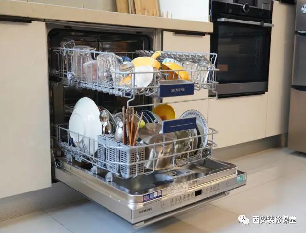 厨房空间较小，单槽，双槽，水槽洗碗机，装哪个空间利用率高？