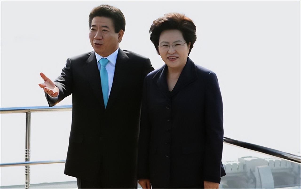 卢武铉女儿(韩国前总统卢武铉跳崖身亡后，儿子赴中国发展，女儿获刑)