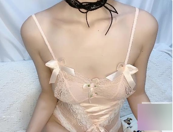微博少女（樱狸子）cosplay酒酿仙子，粉色透明吊带裙的诱惑【11.7G】